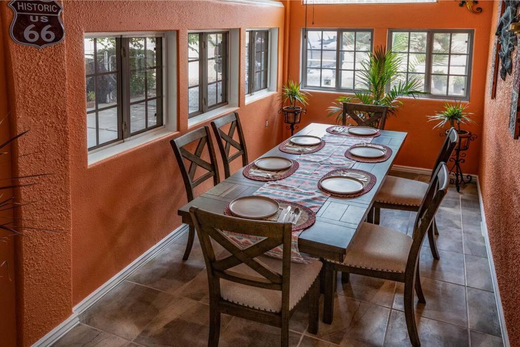 The Triple Palms Villa Kingman Exterior photo